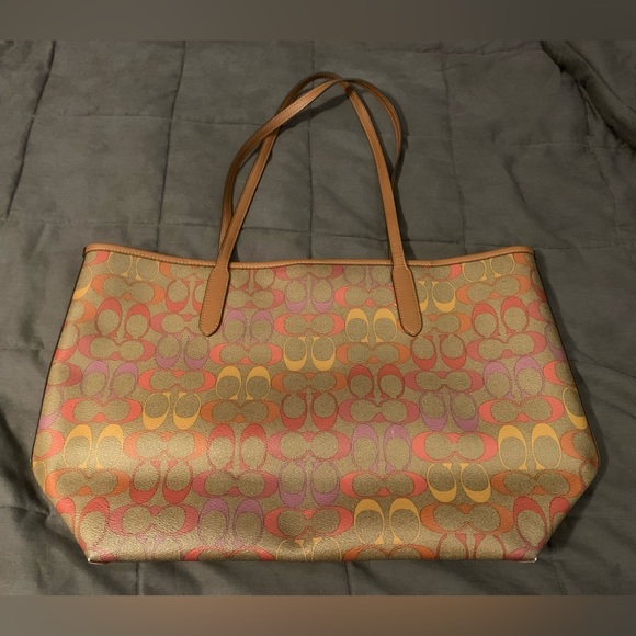 Coach rainbow city tote bag. - Picture 7 of 10
